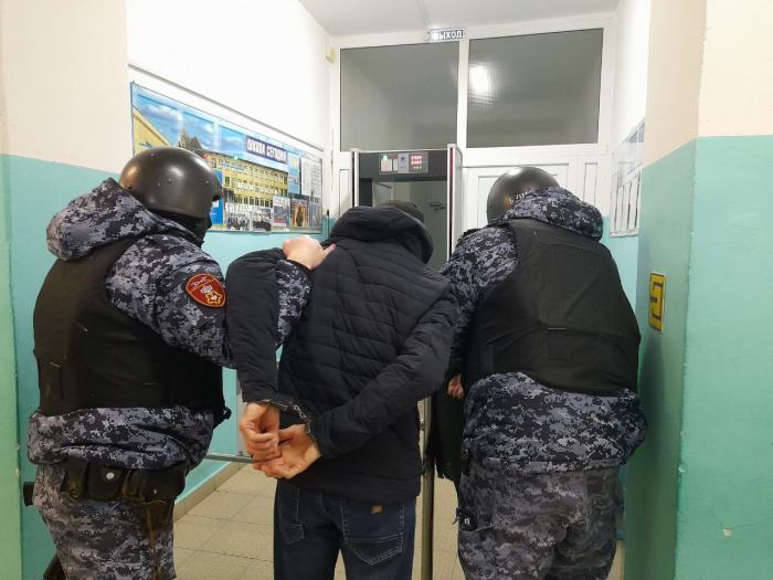 Теракт и атака дронов: как школа №19 Каменска-Уральского отрабатывала действия в критической ситуации | В каменских школах успешно проведены тренировки в рамках Всероссийских антитеррористических учений