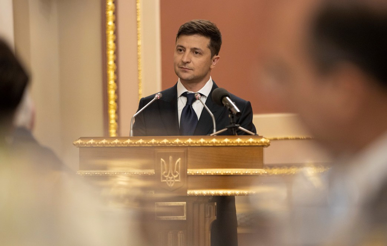 Зеленский предложил Путину обменять Крым на место в G8