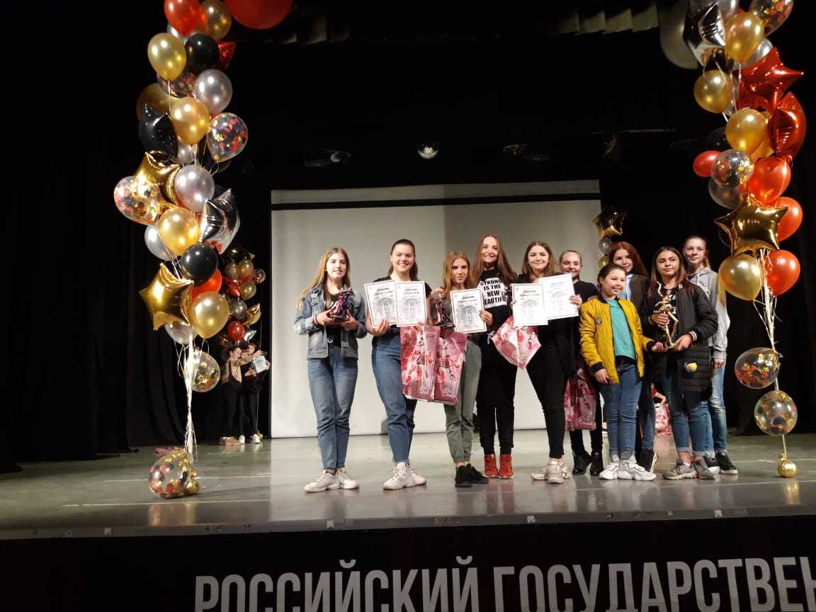 В фестивале «Уралмаш зажигает звезду» ансамбль эстрадной хореографии «Дива» ДК «Металлург» Каменска-Уральского занял все призовые места!