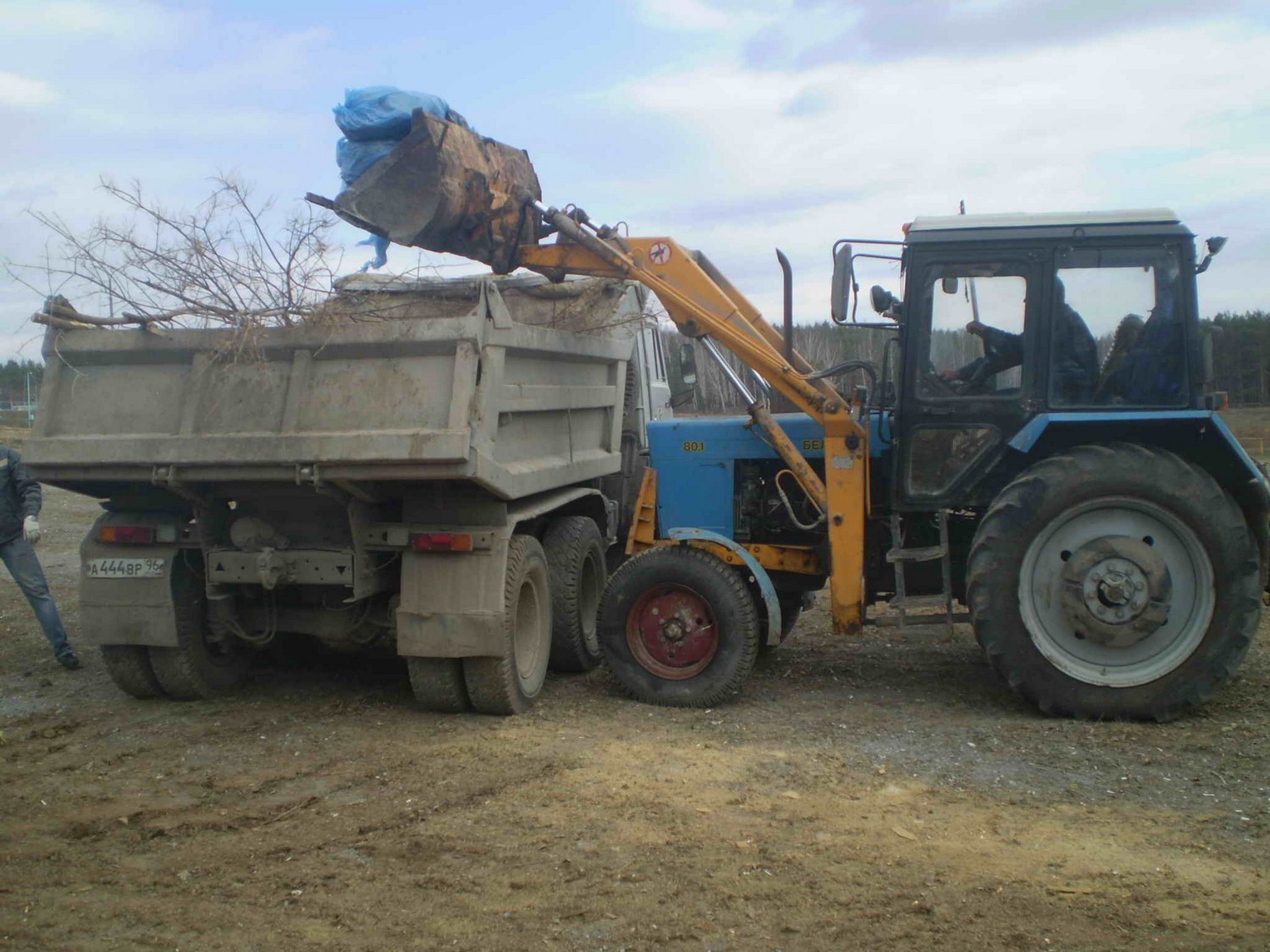 Чиновники приглашают жителей Каменска на уборку города перед майскими праздниками. Места известны. На все про все – месяц