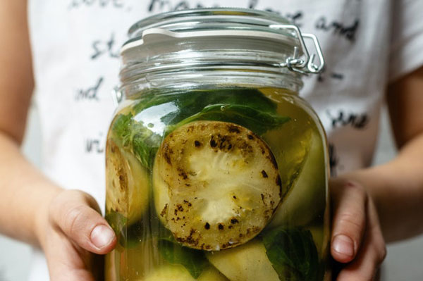 В России растет число погибших от ботулизма