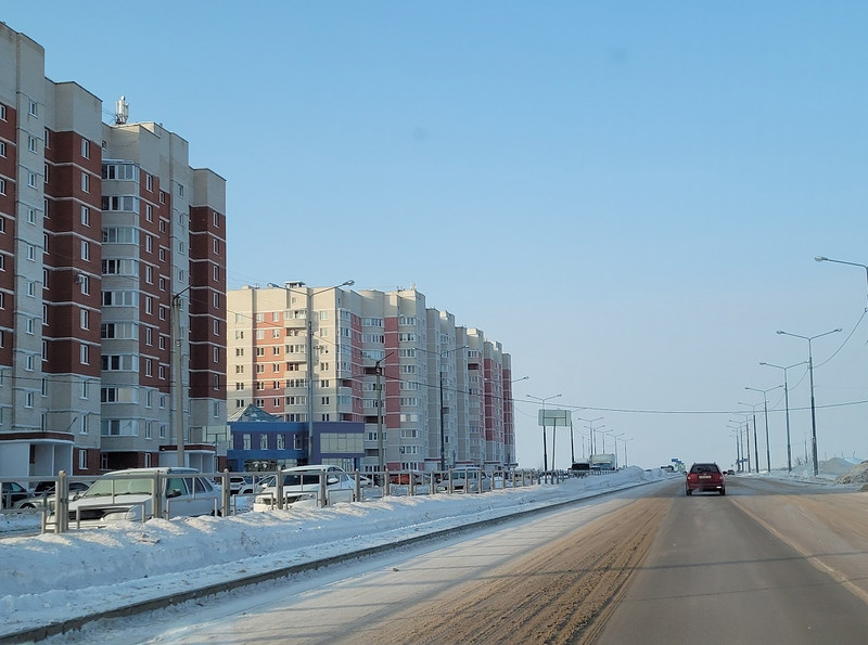 На одной из улиц в Каменске, где по вечерам все обочины заставлены автомобилями, стоянку запретят полностью. До часа «х» - три недели
