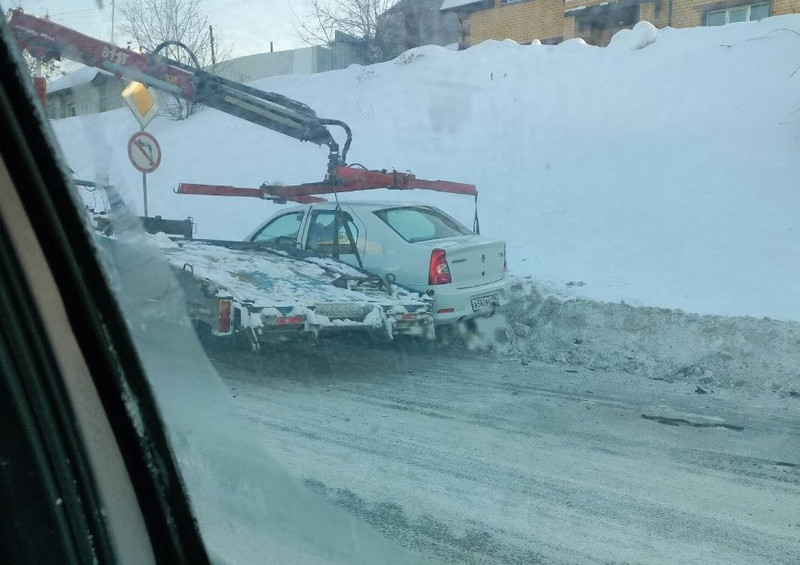 В Каменске-Уральском машина такси попала в ДТП