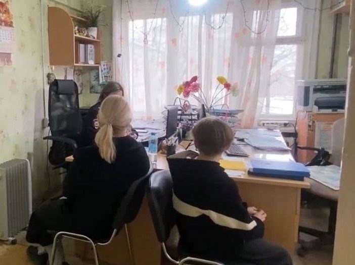 Полиция Каменска-Уральского нашла школьников, обстрелявших автобус | Уральская полиция нашла школьников, обстрелявших автобус