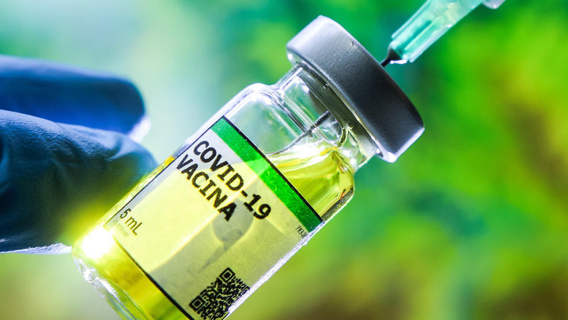 В России сравнили реакцию на вакцину от COVID-19 с другими препаратами