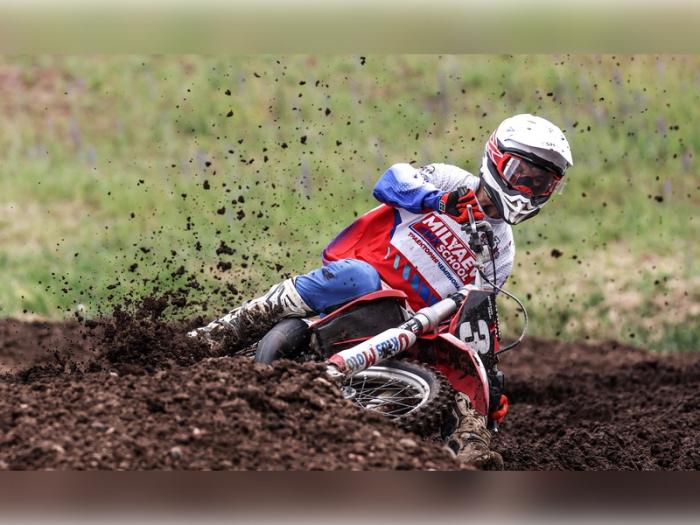  Каменск-Уральский ворвался в тройку сильнейших на этапе мотокросса в Кемерово | Команда Каменска-Уральского заняла третье место на этапе мотокросса в Кемерово