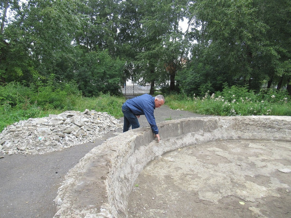 Как идет реставрация «Слоненка» в Каменске-Уральском, о чем депутат договорился в мэрии и чем в восстановлении фонтана поможет УАЗ?