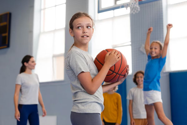 В Свердловской области создадут круглогодичные детские лагеря с бассейнами | Лагеря в Свердловской области станут круглогодичными