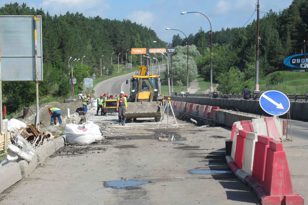 «Коллапса нет». Чиновники: из-за перекрытия Байновского моста обошлось без проблем на дорогах в Каменске. Подрядчик: «Сюрпризов не было»
