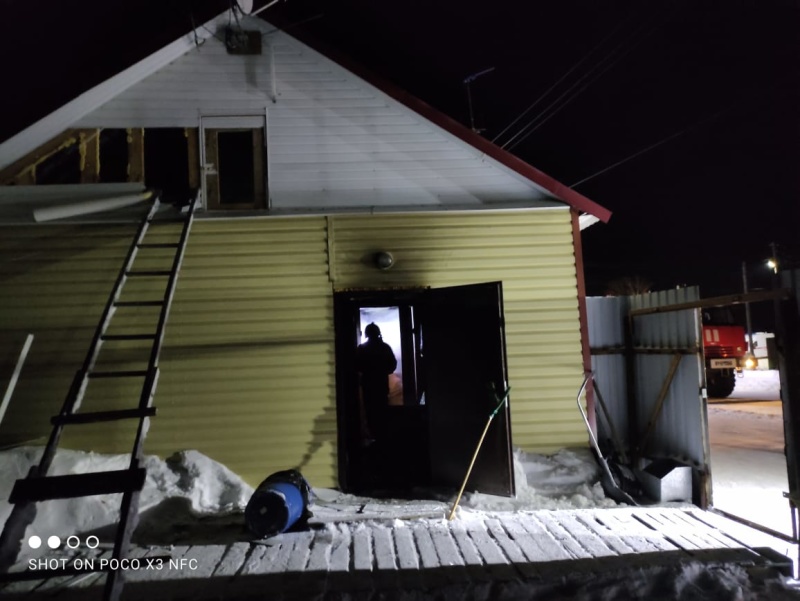 Ночью в селе под Каменском-Уральским горел магазин «Восход»