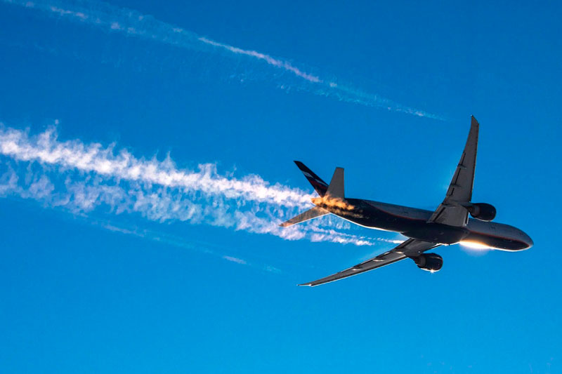 Пассажиры рейса Екатеринбург – ОАЭ более суток ожидают вылета после многократных переносов | Екатеринбуржцы не могут вылететь в ОАЭ