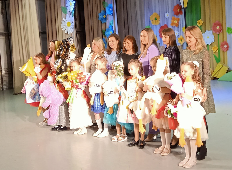 В ДК «Юность» завершился конкурс «Первоклассница – 2022»