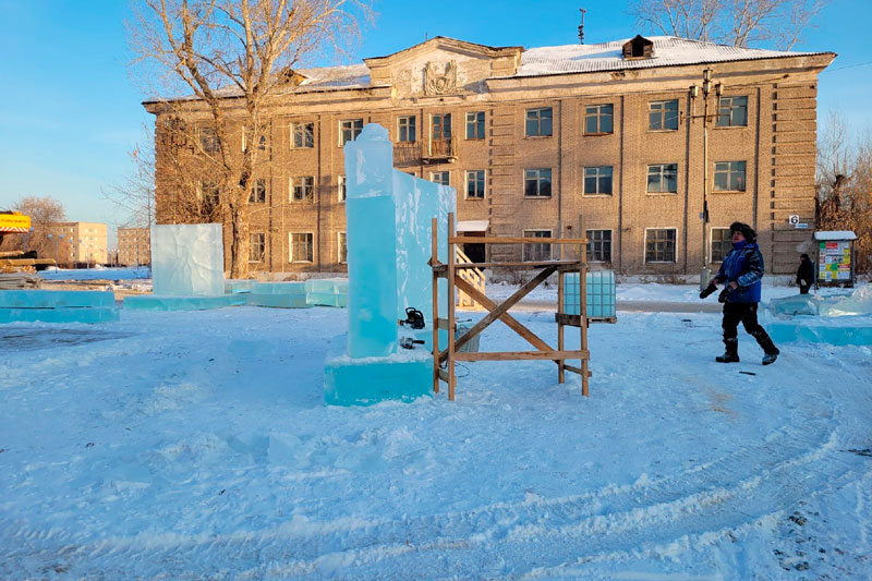 Для жителей поселка имени Чкалова в Каменске-Уральском строят ледовый городок