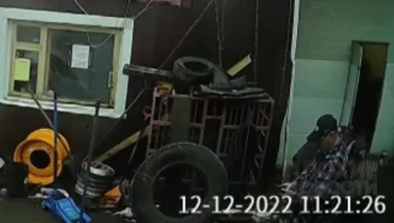 Лопнувшая камера колеса убила мастера