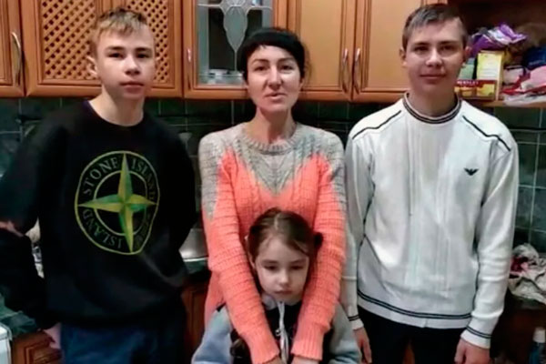 Тайный благотворитель подарил многодетной матери двухкомнатную квартиру