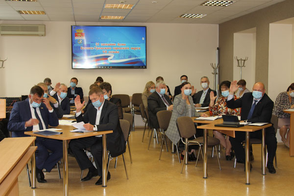 Из-за эпидемии депутаты Каменска-Уральского перестали встречаться с людьми — приемы ведут дистанционно: по телефону, интернету или письменно