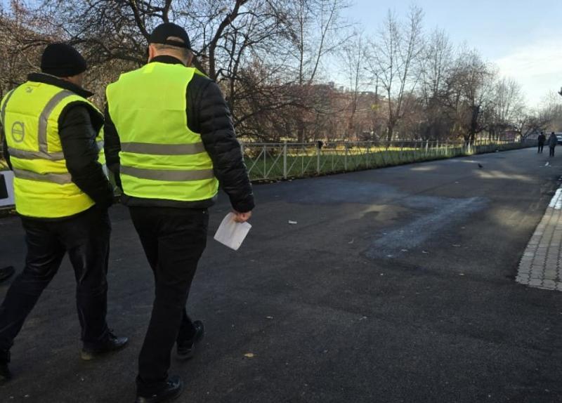 Новый асфальт в Каменске-Уральском вскроют коммунальщики. Почему горожан опять ждут раскопки? | В Каменске-Уральском коммунальщики вскроют новый асфальт Новый асфальт в Каменске-Уральском вскроют коммунальщики. Почему горожан опять ждут раскопки? | В Каменске-Уральском коммунальщики вскроют новый асфальт