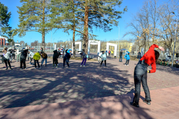 В Каменске-Уральском на зарядке с чемпионом был дан старт рейтинговому голосованию
