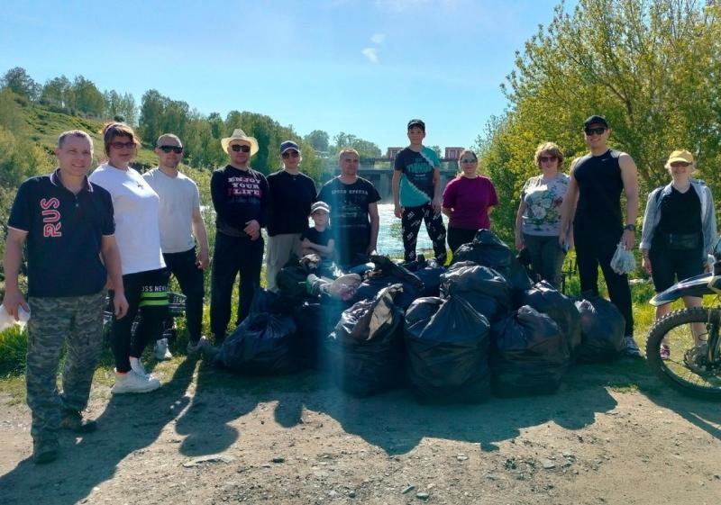 «Самое тяжёлое — видеть, что после уборки снова всё загажено»: интервью с инициатором «Экопатруля КУ» Вячеславом Никифоровым | Экологическому патрулю Каменска-Уральского исполнилось два года