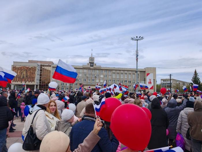 Как Каменск-Уральский отметил праздник труда: яркие фото и важные слова.Фото | В Каменске-Уральском прошел митинг и концерт в честь 1 мая