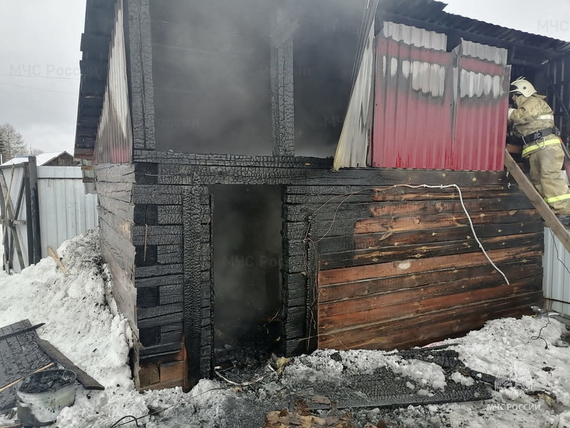 В пожаре под Каменском-Уральским сгорела баня
