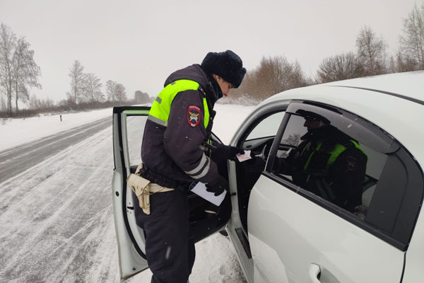 Пять пьяных водителей поймали в Каменске-Уральском за три дня | В Каменске-Уральском поймали пять пьяных водителей за три дня