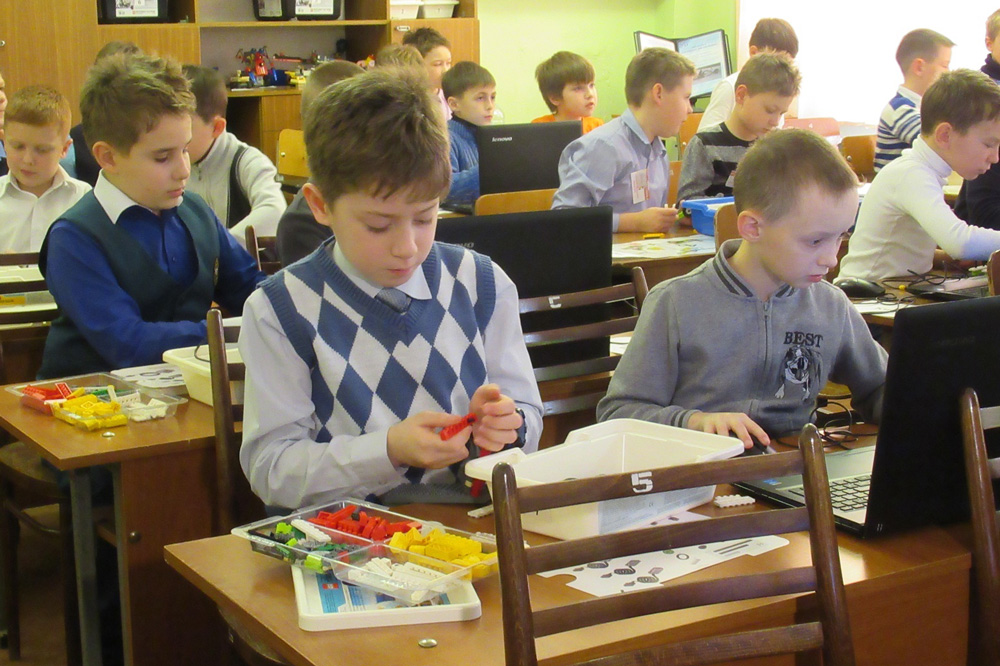 Для тех, кому нравится работать руками и головой: вместе со школами для детей в сентябре открылись и многочисленные кружки на любой вкус