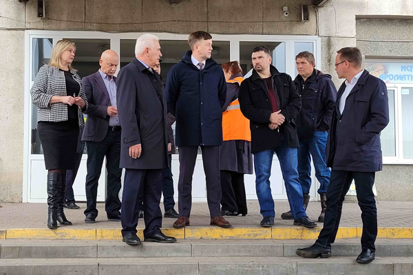 Министр транспорта Свердловской области посетил Каменск-Уральский из-за проблем с местным автовокзалом, который хотят закрыть