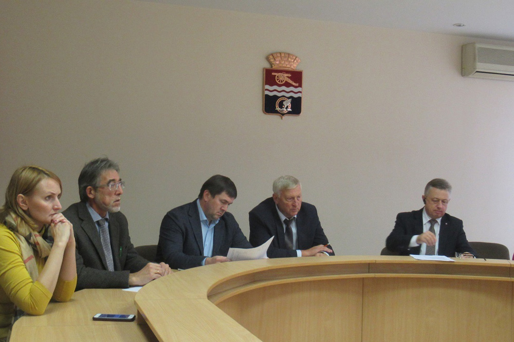 Это только начало! Во время подключения тепла в жилые дома в Каменске произошло несколько порывов, в т. ч. на магистральном водоводе