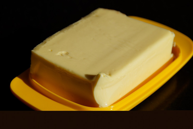 В соцучреждениях на Урале выявили поддельное сливочное масло