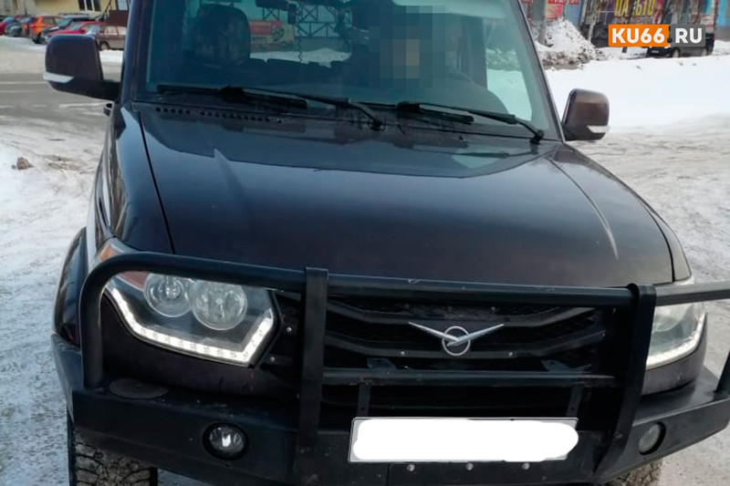 «Он подошел, достал нож и газовый баллончик». Появились подробности инцидента на пр. Победы в Каменске-Уральском. Все началось на дороге...