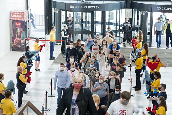Жители Каменска-Уральского приехали в Икею в первый же день открытия после четырехмесячного простоя из-за коронавирусного карантина