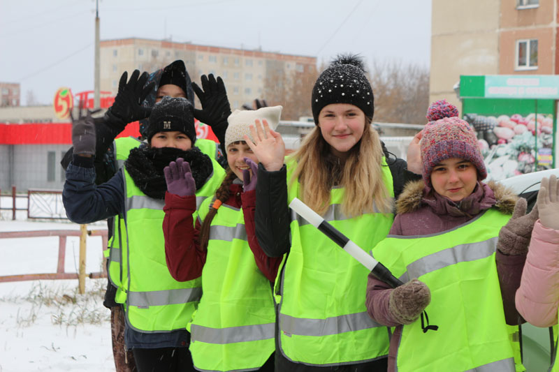 Зачем школьники пришли к нерегулируемому пешеходнику на ул. 4-й Пятилетки в Каменске-Уральском, где недавно женщина-водитель сбила девочку?