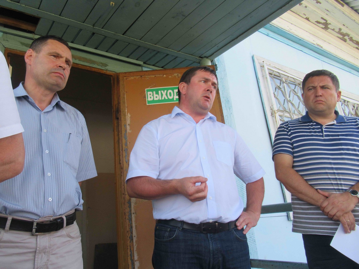 Пресс-служба мэрии старательно шлифует имидж мэра Каменска, хотя проблема с ремонтом жд-переезда в сторону Нового завода, не решена