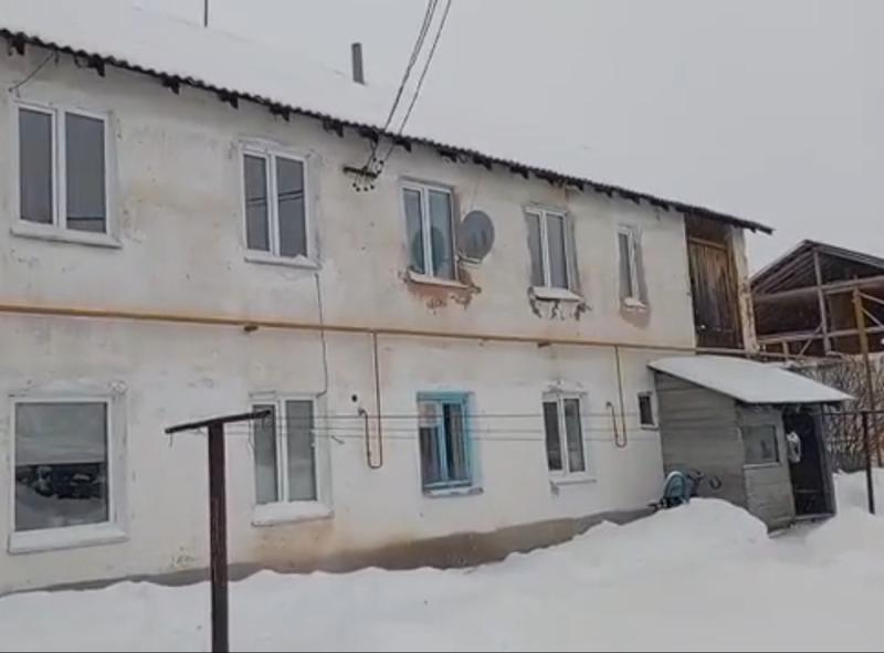 «Туалет и ванная переполнены»: жители каменского посёлка тонут в нечистотах из-за переполненных септиков  | Жители уральского посёлка тонут в нечистотах из-за переполненных септиков 