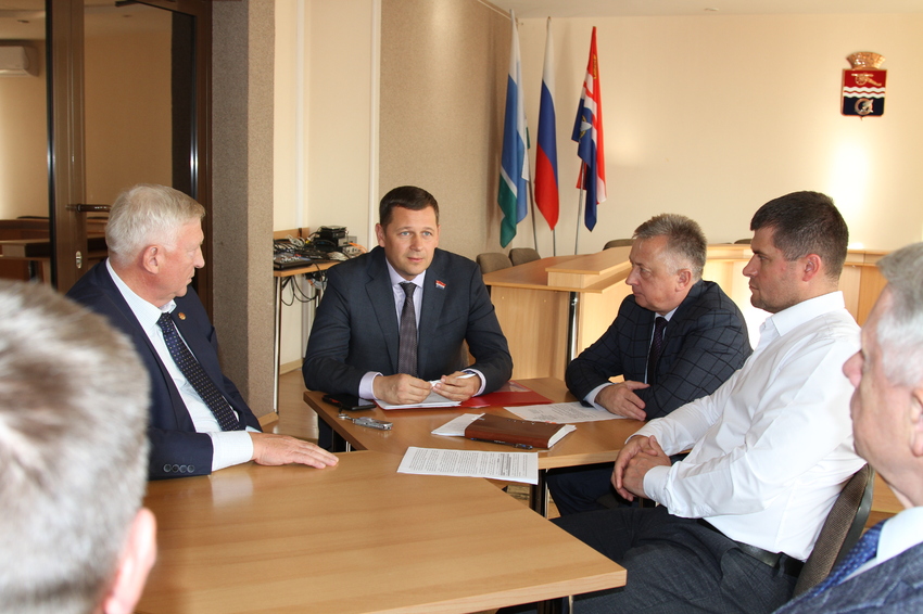 В Каменске-Уральском обсудили острую проблему загрязнения автомобильными шинами