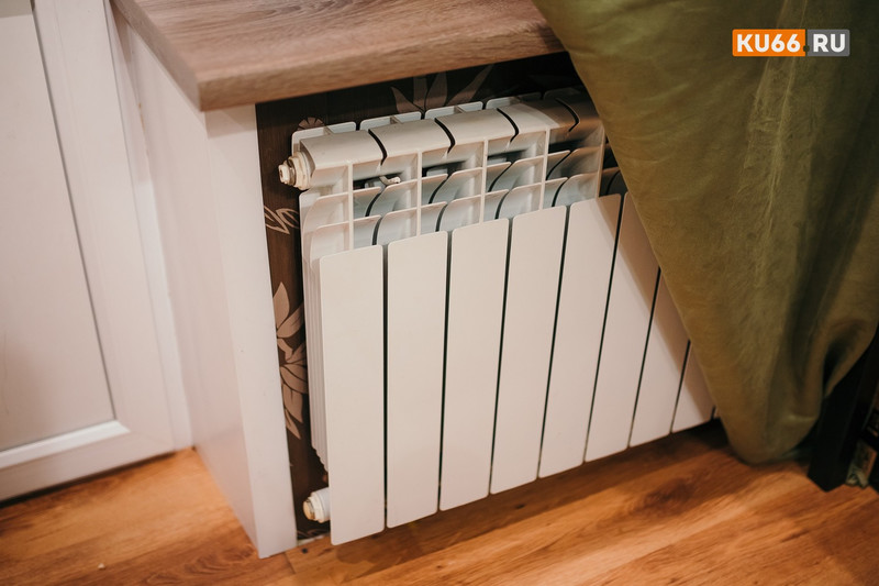 Каменцы жалуются, что в квартирах стало прохладно и требуют повысить температуру. Коммунальщики объясняют: все строго по нормативу