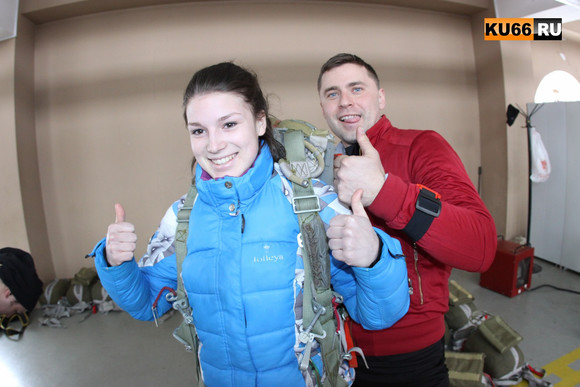 Депутат помог кадетам из Каменска-Уральского прыгнуть с самолета. «Ребята бесстрашно выходили за борт...» ФОТО