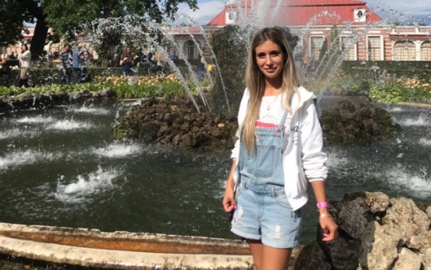 «Audi и его молодая красивая хозяйка будут приходить им в кошмарных снах». Убитую Ксению Каторгину похоронят в эту пятницу в Каменске «Audi и его молодая красивая хозяйка будут приходить им в кошмарных снах». Убитую Ксению Каторгину похоронят в эту пятницу в Каменске