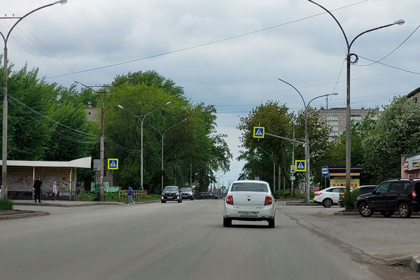 После ДТП на пешеходном переходе, где сбили 5-летнюю девочку на самокате, власти задумались о светофоре