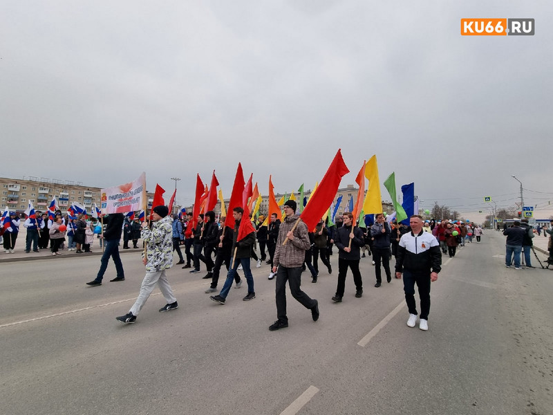 Минтруд напомнил о трех выходных в ноябре