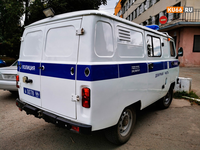 Мужчину с героином в кармане задержали на остановке по ул. Лермонтова в Каменске-Уральском — говорит, хотел использовать сам...