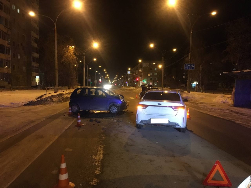 В Каменске столкнулись «Дэу» и «Субару», пострадала женщина