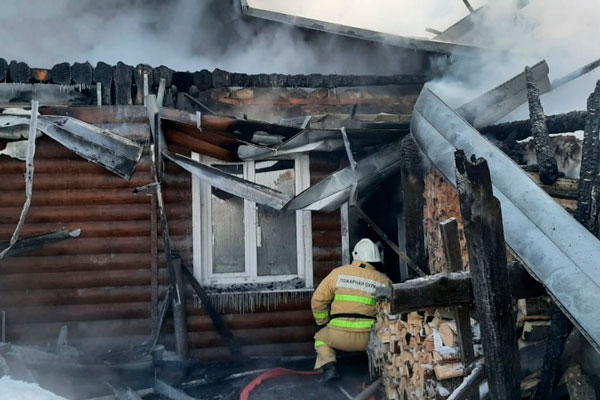 На Урале супруги лишились скота и автомобиля и покончили с собой