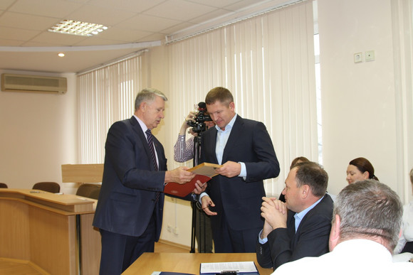 Соратник депутата Александра Шишкова из Каменска-Уральского получил думскую награду за активное участие в субботниках