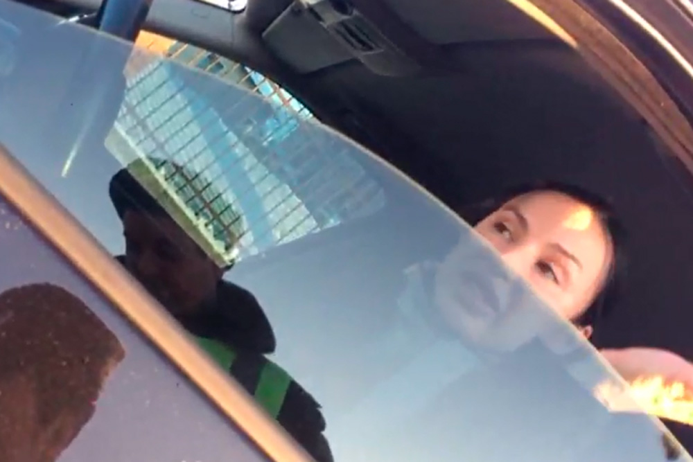 Владислава Благодарева, обматерившая зимой инспекторов ГИБДД в селе под Каменском, избежала «уголовки» - оплатила штраф и извинилась