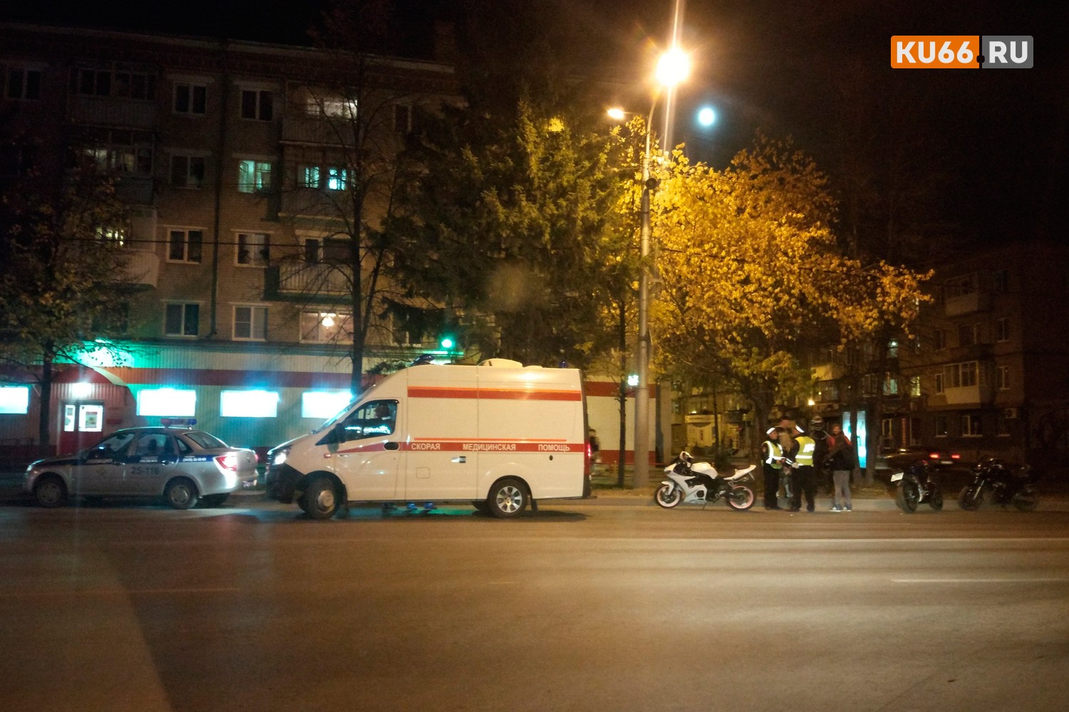 Мужчина за рулем вазовской «четверки» чуть не угробил мотоциклиста, начав движение не по правилам. У байкера сломана ключица