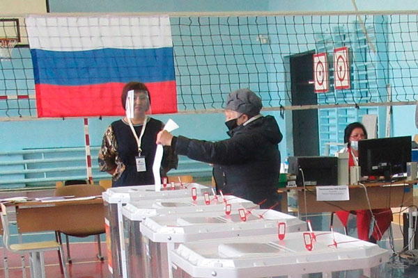 На выборах госдумцев по Каменск-Уральскому округу предварительную победу отдают старому-новому депутату Ковпаку