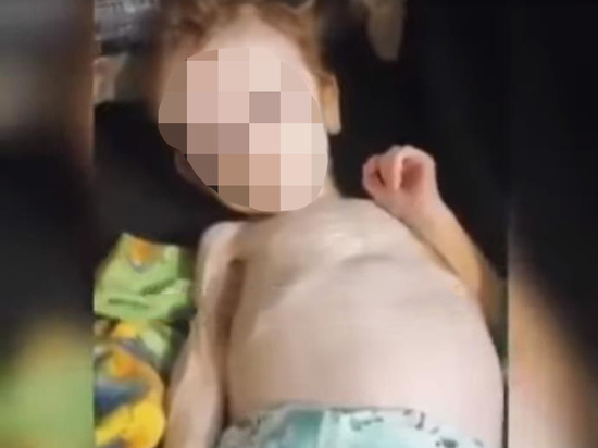 "Сам вычитал в Интернете, чем кормят грудничков". Знакомые рассказали о брате, спасшем истощённую сестру "из шкафа"