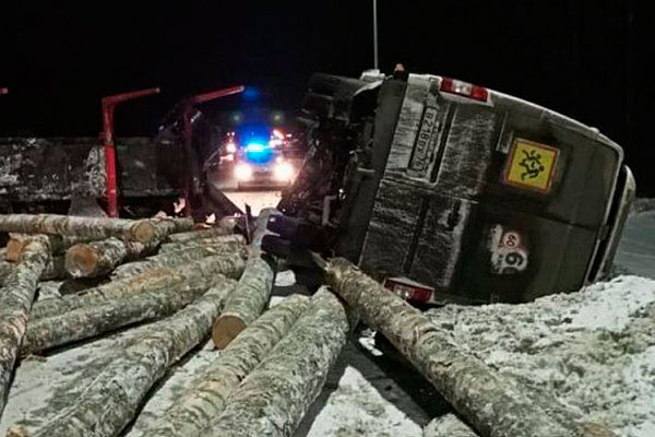 Под Ярославлем опрокинулся автобус с юными спортсменами